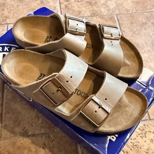 Arizona Birkenstock Sandals - Tobacco Brown